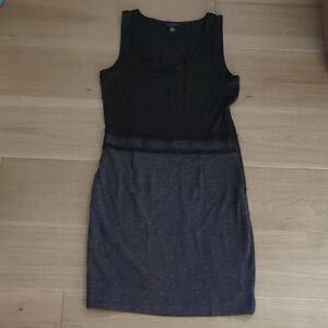 Banana Republic Black and GrayWool Blend Sleeveless Sheath Dress Size 6